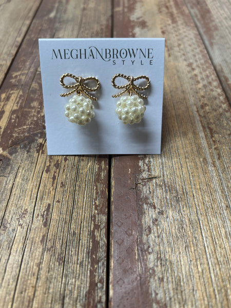 Meghan Browne New Gold Pearl Earring